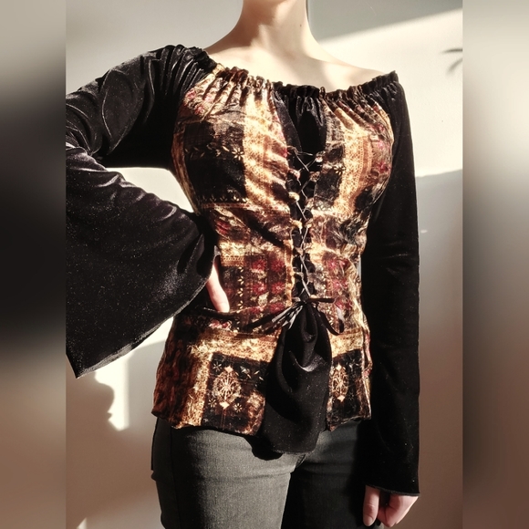 OFF THE SHOULDERS VELOUR TOP ♡ - Picture 2 of 6